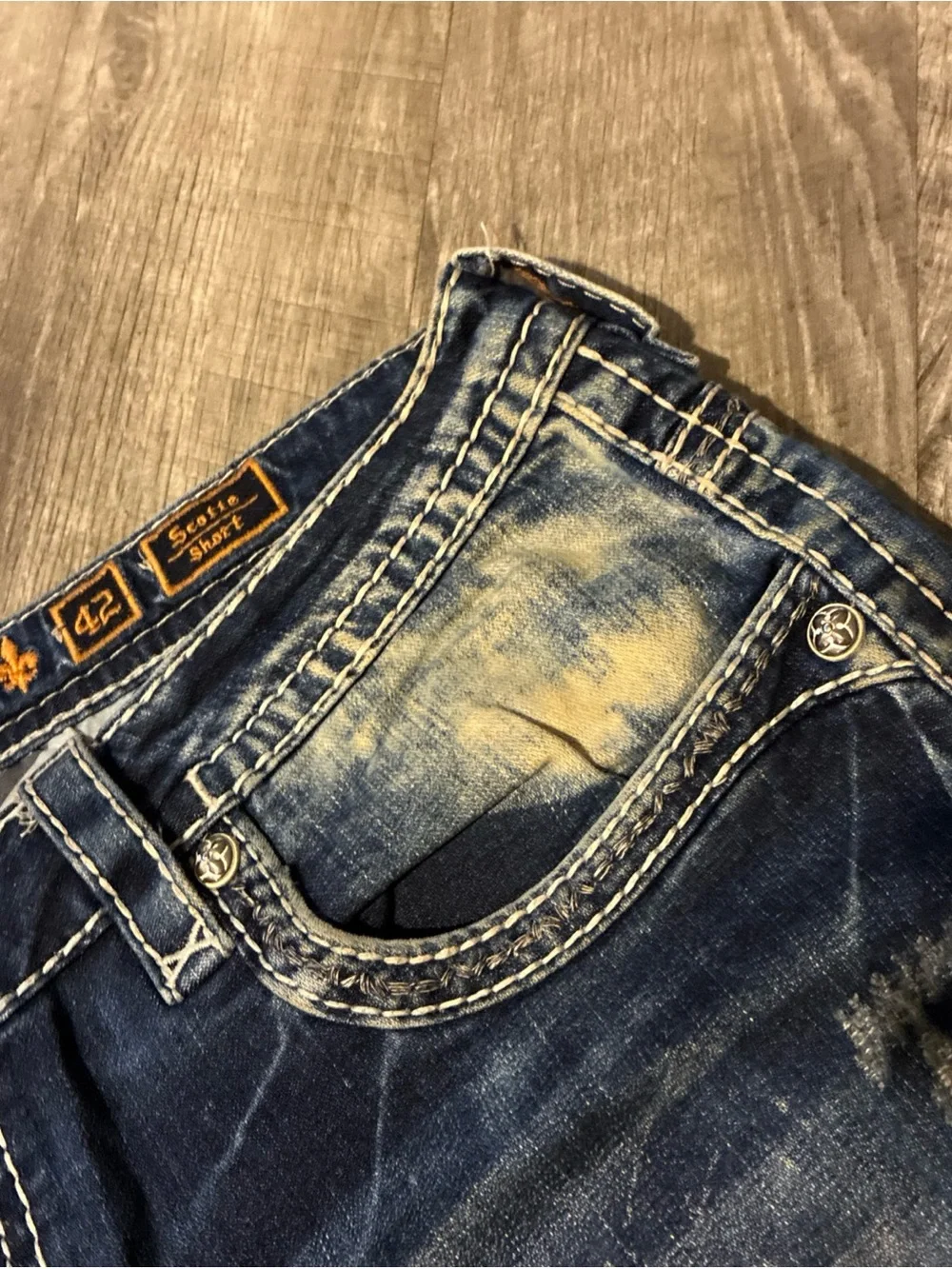 Rock Revival Scotie Shorts Men’s SZ 42 Distressed Denim Light Wash Embroidere